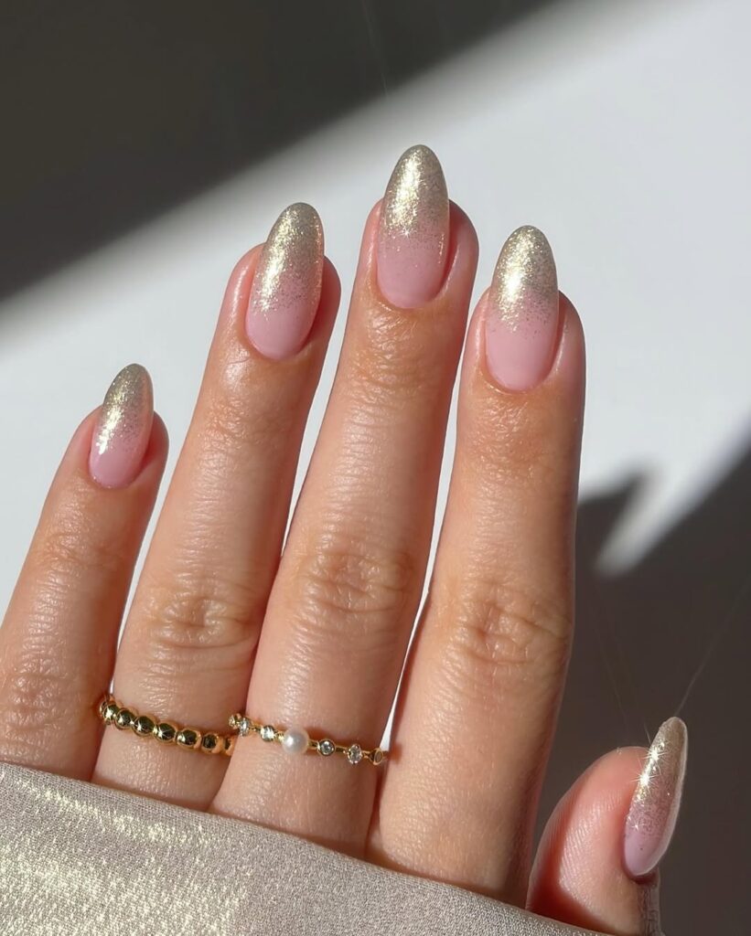 glittering ombre nails 